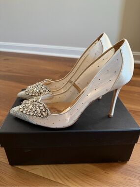 Badgley Mishcka Women's Ivory Crystal Embellished Pointed-Toe Heels